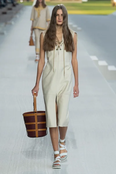 Look 1